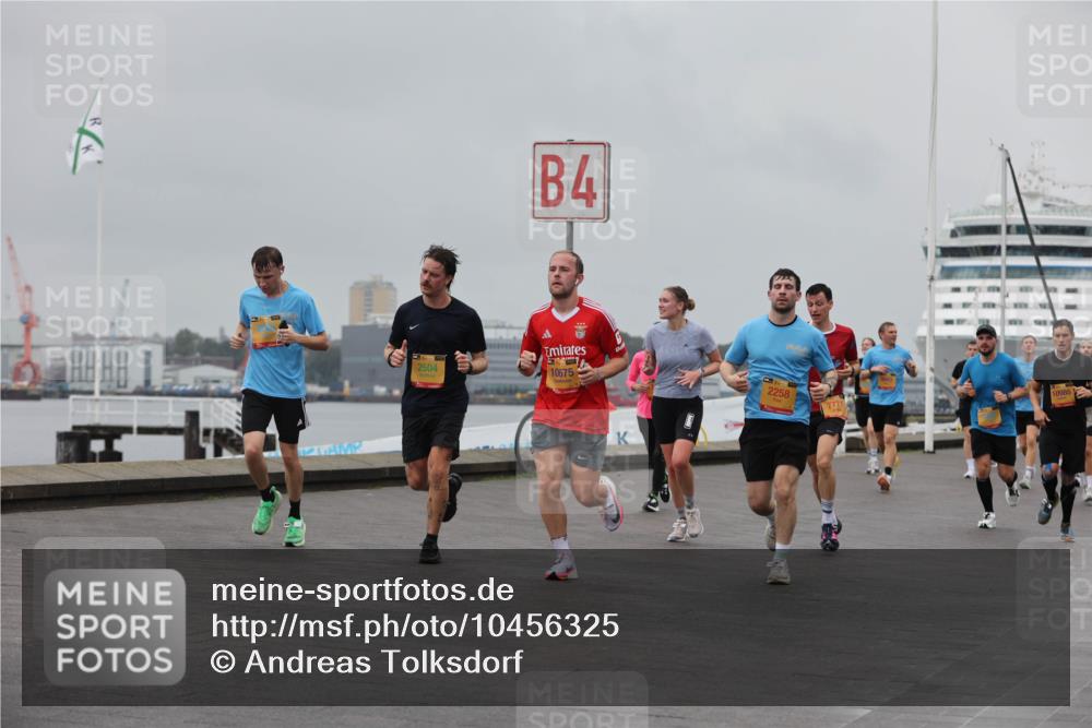 13.09.2026 - Kiel Lauf Andreas Tolksdorf http://msf.ph/oto/10456325 13.09.2026 11:56:58 Kiellinie 4, 2258, 2504, 10675, 10985 meine-sportfotos.de