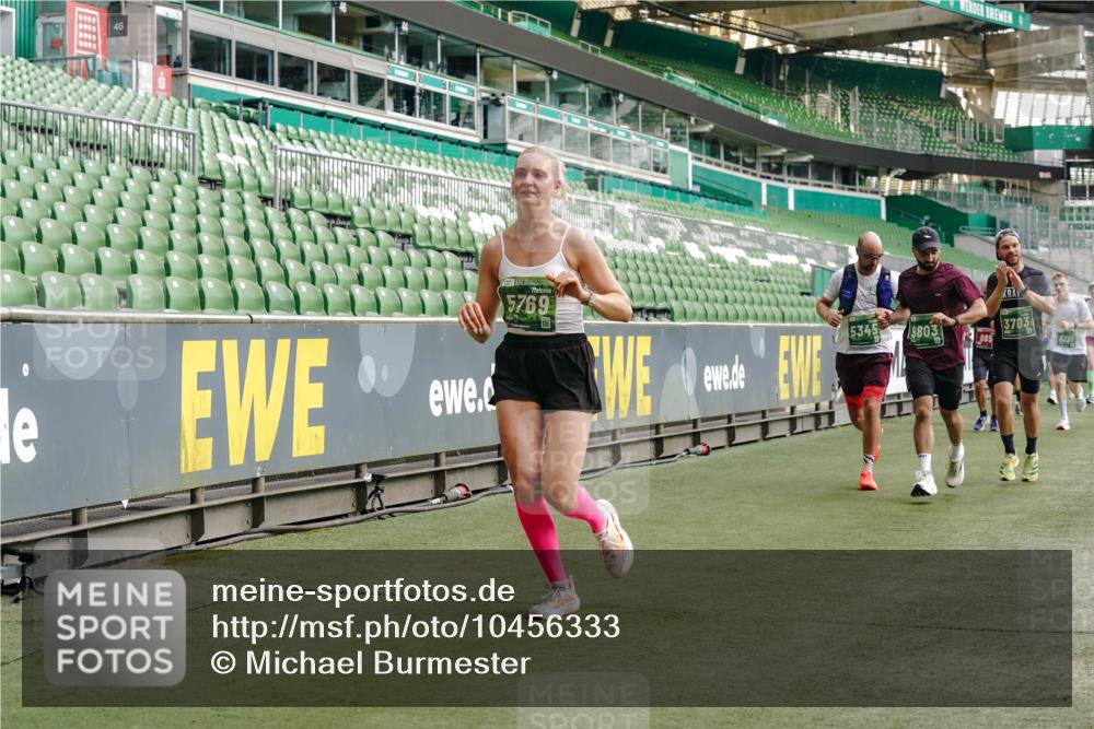 13.09.2026 - 21. swb-Marathon Bremen Michael Burmester http://msf.ph/oto/10456333 13.09.2026 12:53:27 Laufen im Stadion 102, 107, 145, 313, 376, 385, 472, 481, 541, 560, 615, 616, 675, 683, 696, 740, 755, 792, 816, 827, 982, 985, 987, 1033, 1056, 1076, 1207, 1232, 1252, 1297, 1419, 1433, 1445, 1468, 1492, 1528, 1542, 1551, 1631, 1646, 1664, 1704, 1707, 1814, 1955, 2007, 2008, 2043, 2055, 2203, 2280, 2350, 2362, 2401, 2422, 2454, 2480, 2498, 2499, 2623, 2701, 2767, 2820, 2824, 2858, 2882, 2913, 2971, 2997, 3054, 3085, 3149, 3236, 3336, 3362, 3413, 3448, 3830, 3899, 3988, 4283, 4475, 4605 meine-sportfotos.de