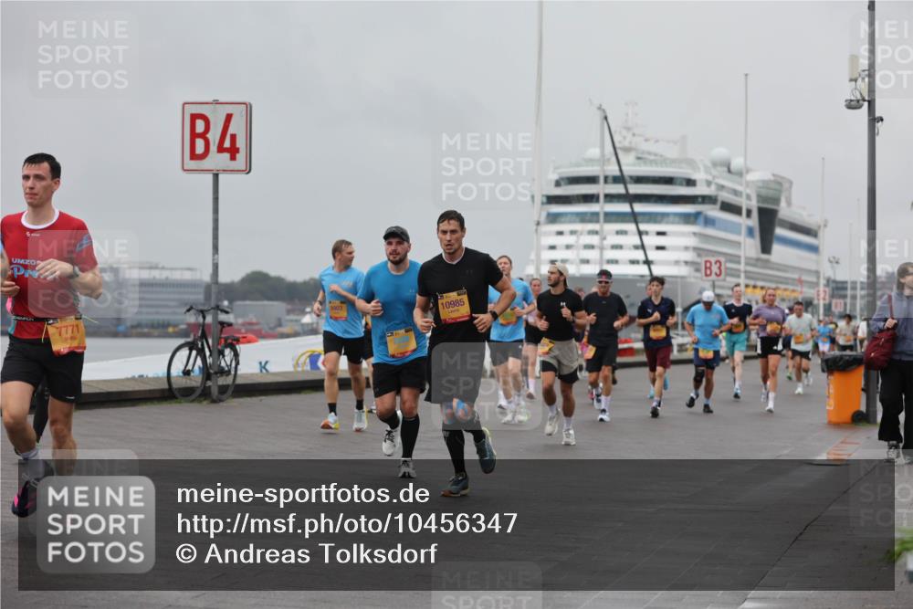13.09.2026 - Kiel Lauf Andreas Tolksdorf http://msf.ph/oto/10456347 13.09.2026 11:57:00 Kiellinie 7771, 4, 9903, 10985, 3 meine-sportfotos.de