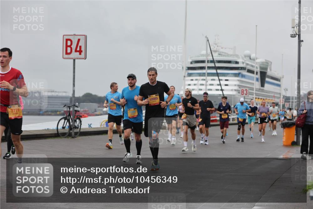 13.09.2026 - Kiel Lauf Andreas Tolksdorf http://msf.ph/oto/10456349 13.09.2026 11:57:00 Kiellinie 4, 7771, 9903, 10985, 3 meine-sportfotos.de