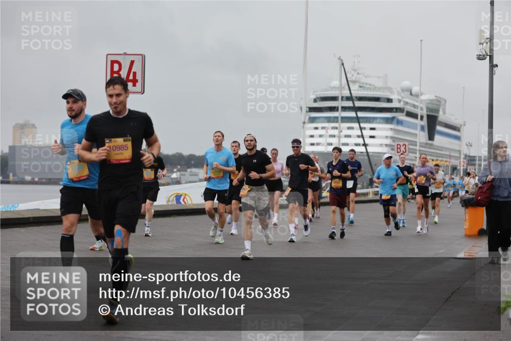 13.09.2026 - Kiel Lauf Andreas Tolksdorf http://msf.ph/oto/10456385 13.09.2026 11:57:02 Kiellinie 0985, 4560, 3 meine-sportfotos.de