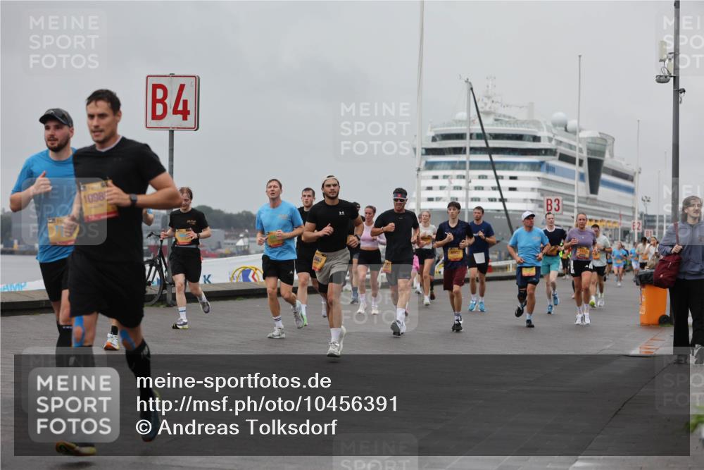 13.09.2026 - Kiel Lauf Andreas Tolksdorf http://msf.ph/oto/10456391 13.09.2026 11:57:02 Kiellinie 10989, 4, 2083, 3 meine-sportfotos.de