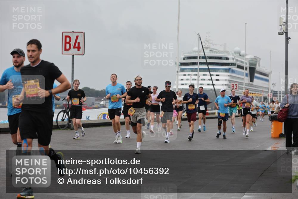 13.09.2026 - Kiel Lauf Andreas Tolksdorf http://msf.ph/oto/10456392 13.09.2026 11:57:02 Kiellinie 10985, 4, 2083, 114, 3 meine-sportfotos.de