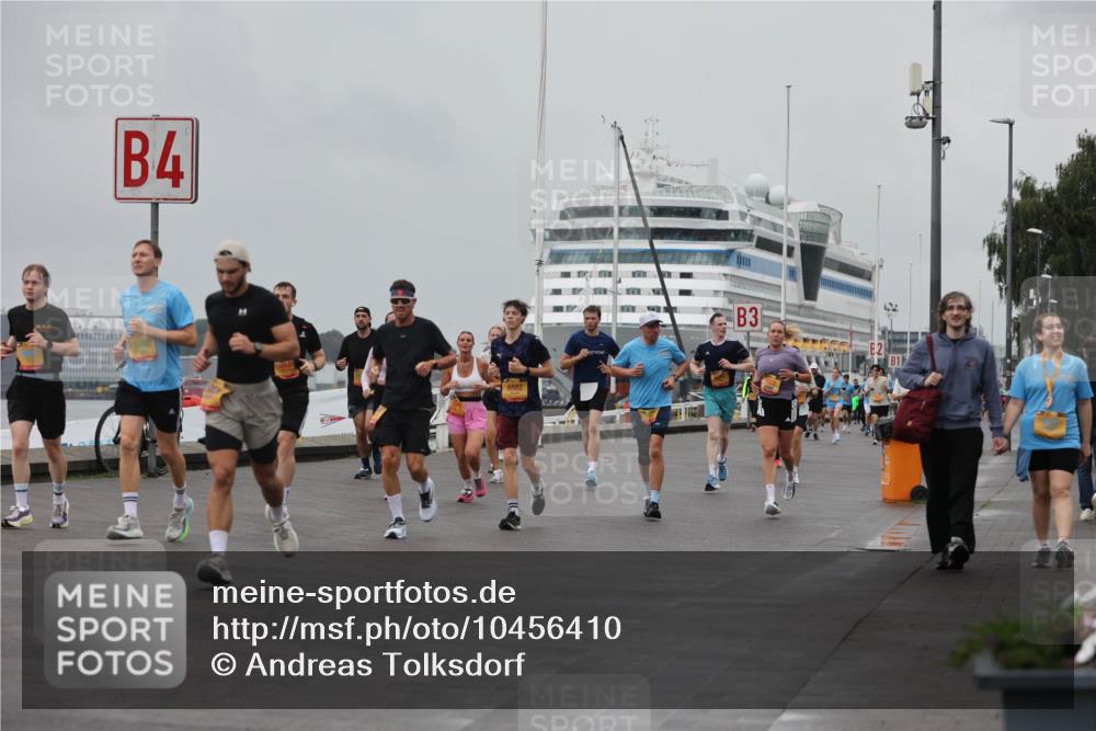 13.09.2026 - Kiel Lauf Andreas Tolksdorf http://msf.ph/oto/10456410 13.09.2026 11:57:04 Kiellinie 4, 2055, 6502, 3, 72 meine-sportfotos.de