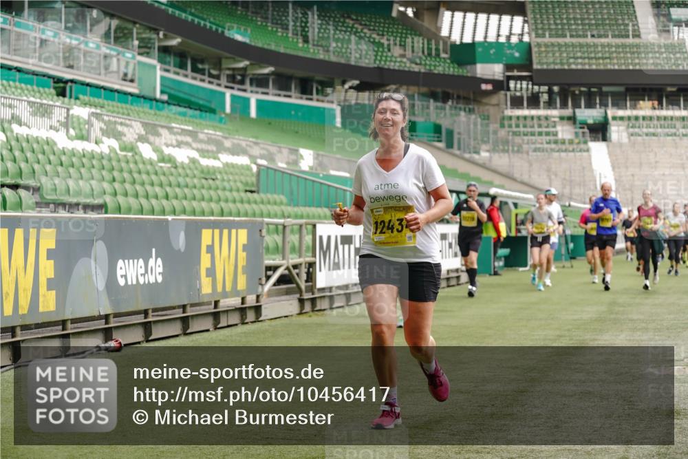 13.09.2026 - 21. swb-Marathon Bremen Michael Burmester http://msf.ph/oto/10456417 13.09.2026 10:33:11 Laufen im Stadion 10018, 10067, 10078, 10166, 10184, 10203, 10211, 10226, 10236, 10243, 10246, 10249, 10255, 10256, 10297, 10300, 10322, 10355, 10365, 10372, 10374, 10379, 10383, 10394, 10408, 10410, 10423, 10428, 10443, 10486, 10494, 10503, 10517, 10518, 10530, 10540, 10543, 10550, 10565, 10578, 10604, 10608, 10646, 10670, 10673, 10675, 10687, 10690, 10691, 10699, 10703, 10707, 10721, 10725, 10728, 10745, 10749, 10750, 10771, 10772, 10787, 10788, 10794, 10809 meine-sportfotos.de