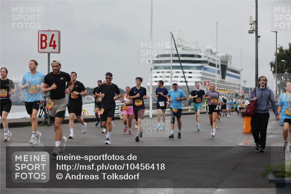 13.09.2026 - Kiel Lauf Andreas Tolksdorf http://msf.ph/oto/10456418 13.09.2026 11:57:04 Kiellinie 4, 083, 6502, 3 meine-sportfotos.de