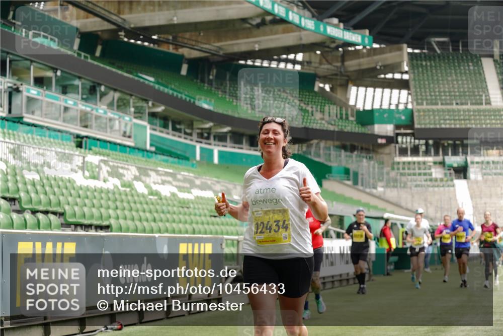 13.09.2026 - 21. swb-Marathon Bremen Michael Burmester http://msf.ph/oto/10456433 13.09.2026 10:33:11 Laufen im Stadion 10018, 10067, 10078, 10166, 10184, 10203, 10211, 10226, 10236, 10243, 10246, 10249, 10255, 10256, 10297, 10300, 10322, 10355, 10365, 10372, 10374, 10379, 10383, 10394, 10408, 10410, 10423, 10428, 10443, 10486, 10494, 10503, 10517, 10518, 10530, 10540, 10543, 10550, 10565, 10578, 10604, 10608, 10646, 10670, 10673, 10675, 10687, 10690, 10691, 10699, 10703, 10707, 10721, 10725, 10728, 10745, 10749, 10750, 10771, 10772, 10787, 10788, 10794, 10809 meine-sportfotos.de