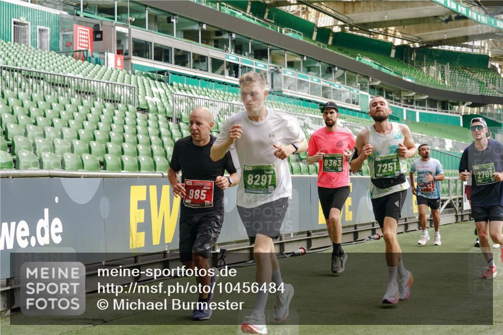 13.09.2026 - 21. swb-Marathon Bremen Michael Burmester http://msf.ph/oto/10456484 13.09.2026 12:53:32 Laufen im Stadion 102, 107, 145, 189, 313, 376, 385, 472, 481, 541, 560, 615, 616, 666, 675, 683, 696, 740, 755, 792, 816, 827, 982, 985, 987, 1033, 1056, 1076, 1207, 1232, 1252, 1297, 1419, 1433, 1445, 1468, 1528, 1542, 1551, 1631, 1646, 1658, 1664, 1704, 1707, 1814, 2007, 2043, 2055, 2203, 2280, 2350, 2362, 2401, 2422, 2454, 2480, 2498, 2499, 2623, 2701, 2767, 2820, 2824, 2858, 2882, 2913, 2962, 2971, 2997, 3054, 3085, 3149, 3236, 3336, 3362, 3413, 3448, 3830, 3988, 4283, 4475, 4605 meine-sportfotos.de