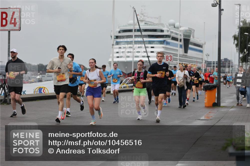 13.09.2026 - Kiel Lauf Andreas Tolksdorf http://msf.ph/oto/10456516 13.09.2026 11:57:22 Kiellinie 4, 8698, 3171, 3 meine-sportfotos.de