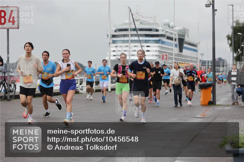 13.09.2026 - Kiel Lauf Andreas Tolksdorf http://msf.ph/oto/10456548 13.09.2026 11:57:23 Kiellinie 4, 8698, 3171, 2866, 3 meine-sportfotos.de