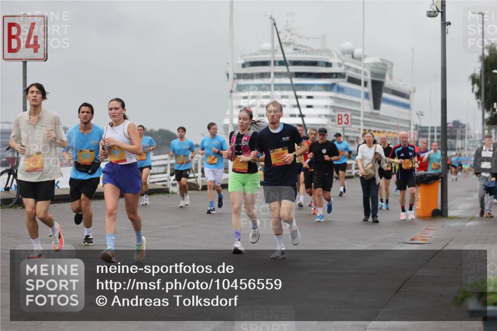 13.09.2026 - Kiel Lauf Andreas Tolksdorf http://msf.ph/oto/10456559 13.09.2026 11:57:24 Kiellinie 4, 8698, 31, 2866, 3 meine-sportfotos.de