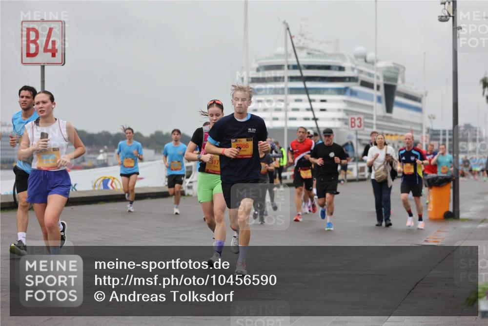 13.09.2026 - Kiel Lauf Andreas Tolksdorf http://msf.ph/oto/10456590 13.09.2026 11:57:25 Kiellinie 4, 317, 11392, 2866, 3 meine-sportfotos.de
