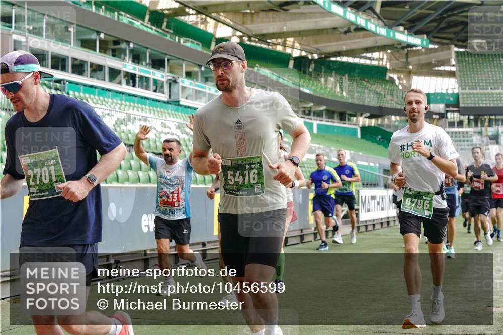 13.09.2026 - 21. swb-Marathon Bremen Michael Burmester http://msf.ph/oto/10456599 13.09.2026 12:53:34 Laufen im Stadion 102, 107, 145, 189, 313, 376, 385, 472, 481, 541, 560, 615, 616, 666, 675, 683, 696, 740, 755, 792, 816, 827, 982, 985, 987, 1033, 1056, 1076, 1207, 1232, 1252, 1297, 1419, 1433, 1445, 1468, 1528, 1542, 1551, 1631, 1646, 1658, 1664, 1704, 1707, 1814, 2007, 2043, 2055, 2203, 2280, 2350, 2362, 2401, 2422, 2454, 2480, 2498, 2499, 2623, 2701, 2767, 2820, 2824, 2858, 2882, 2913, 2962, 2971, 2997, 3054, 3085, 3149, 3236, 3336, 3357, 3362, 3413, 3448, 3830, 3988, 4283, 4475, 4605 meine-sportfotos.de