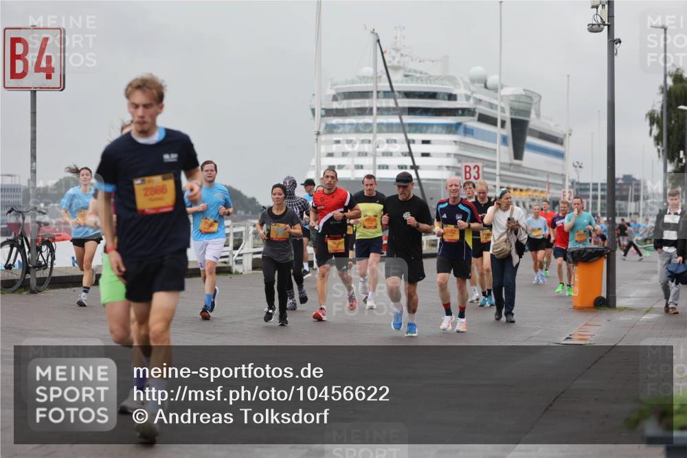 13.09.2026 - Kiel Lauf Andreas Tolksdorf http://msf.ph/oto/10456622 13.09.2026 11:57:26 Kiellinie 4, 2866, 357, 10829, 9962, 3, 8957 meine-sportfotos.de