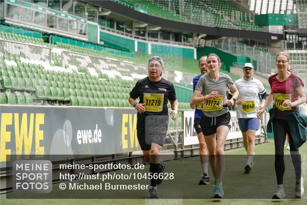 13.09.2026 - 21. swb-Marathon Bremen Michael Burmester http://msf.ph/oto/10456628 13.09.2026 10:33:18 Laufen im Stadion 10018, 10067, 10078, 10166, 10184, 10203, 10211, 10226, 10236, 10240, 10243, 10246, 10249, 10255, 10256, 10297, 10300, 10322, 10355, 10365, 10372, 10374, 10379, 10383, 10394, 10408, 10410, 10423, 10428, 10443, 10486, 10494, 10503, 10517, 10518, 10530, 10540, 10550, 10565, 10578, 10604, 10646, 10668, 10670, 10673, 10675, 10687, 10690, 10691, 10699, 10703, 10707, 10721, 10728, 10745, 10749, 10750, 10771, 10772, 10787, 10788, 10794, 10809, 10857 meine-sportfotos.de