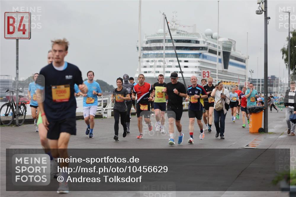 13.09.2026 - Kiel Lauf Andreas Tolksdorf http://msf.ph/oto/10456629 13.09.2026 11:57:26 Kiellinie 4, 2866, 7508, 2, 10829, 3 meine-sportfotos.de
