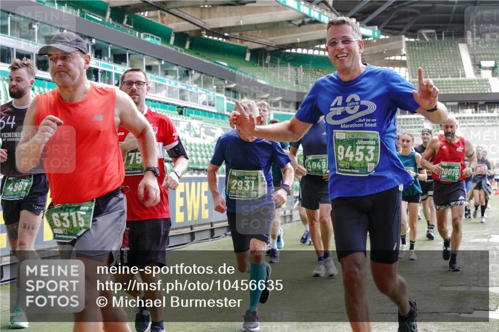 13.09.2026 - 21. swb-Marathon Bremen Michael Burmester http://msf.ph/oto/10456635 13.09.2026 13:11:20 Laufen im Stadion 265, 373, 581, 703, 843, 984, 1113, 1180, 1226, 1435, 1738, 1849, 1851, 1855, 1867, 1894, 1936, 1952, 1967, 2202, 2248, 2268, 2281, 2284, 2299, 2330, 2333, 2339, 2342, 2353, 2375, 2377, 2426, 2432, 2443, 2530, 2531, 2553, 2589, 2654, 2659, 2669, 2673, 2682, 2714, 2784, 2785, 2804, 2819, 2822, 2836, 2850, 2907, 2920, 2932, 2976, 3026, 3027, 3063, 3079, 3082, 3086, 3089, 3122, 3159, 3174, 3207, 3208, 3308, 3328, 3349, 3352, 3370, 3409, 3410, 3470, 3549, 551 meine-sportfotos.de