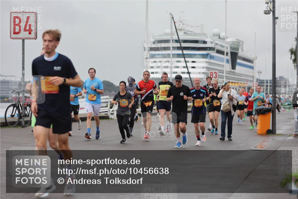 13.09.2026 - Kiel Lauf Andreas Tolksdorf http://msf.ph/oto/10456638 13.09.2026 11:57:26 Kiellinie 4, 286, 10829, 9962, 3, 11483 meine-sportfotos.de
