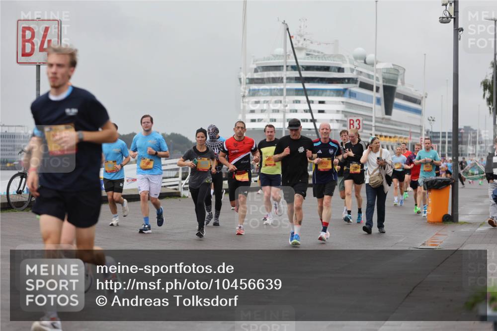 13.09.2026 - Kiel Lauf Andreas Tolksdorf http://msf.ph/oto/10456639 13.09.2026 11:57:26 Kiellinie 4, 3, 9962, 11483 meine-sportfotos.de