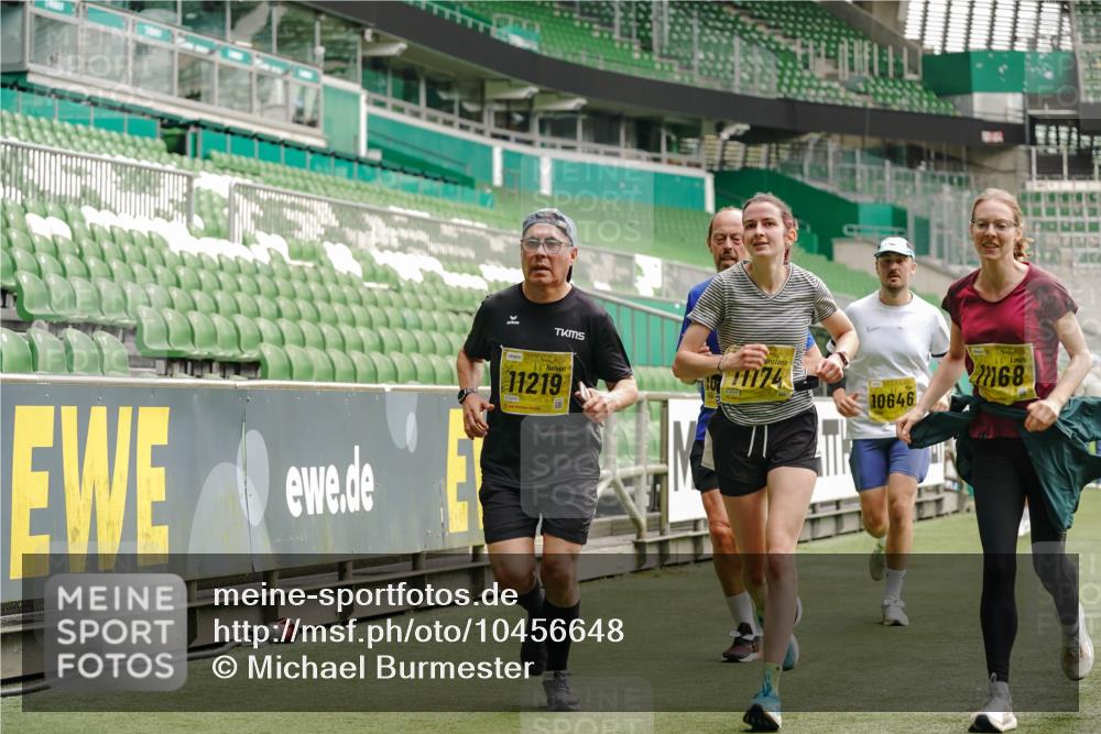 13.09.2026 - 21. swb-Marathon Bremen Michael Burmester http://msf.ph/oto/10456648 13.09.2026 10:33:18 Laufen im Stadion 10018, 10067, 10078, 10166, 10184, 10203, 10211, 10226, 10236, 10240, 10243, 10246, 10249, 10255, 10256, 10297, 10300, 10322, 10355, 10365, 10372, 10374, 10379, 10383, 10394, 10408, 10410, 10423, 10428, 10443, 10486, 10494, 10503, 10517, 10518, 10530, 10540, 10550, 10565, 10578, 10604, 10646, 10668, 10670, 10673, 10675, 10687, 10690, 10691, 10699, 10703, 10707, 10721, 10728, 10745, 10749, 10750, 10771, 10772, 10787, 10788, 10794, 10809, 10857 meine-sportfotos.de