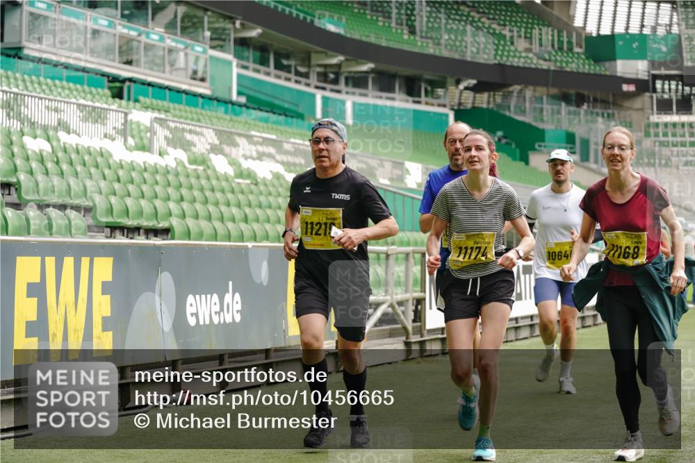 13.09.2026 - 21. swb-Marathon Bremen Michael Burmester http://msf.ph/oto/10456665 13.09.2026 10:33:18 Laufen im Stadion 10018, 10067, 10078, 10166, 10184, 10203, 10211, 10226, 10236, 10240, 10243, 10246, 10249, 10255, 10256, 10297, 10300, 10322, 10355, 10365, 10372, 10374, 10379, 10383, 10394, 10408, 10410, 10423, 10428, 10443, 10486, 10494, 10503, 10517, 10518, 10530, 10540, 10550, 10565, 10578, 10604, 10646, 10668, 10670, 10673, 10675, 10687, 10690, 10691, 10699, 10703, 10707, 10721, 10728, 10745, 10749, 10750, 10771, 10772, 10787, 10788, 10794, 10809, 10857 meine-sportfotos.de