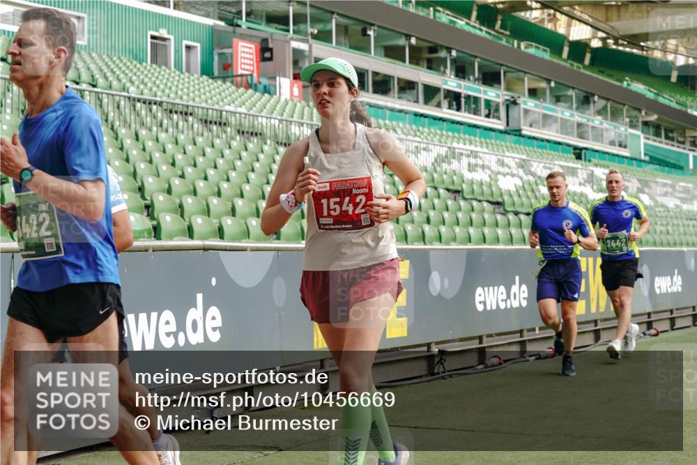 13.09.2026 - 21. swb-Marathon Bremen Michael Burmester http://msf.ph/oto/10456669 13.09.2026 12:53:36 Laufen im Stadion 102, 107, 145, 189, 313, 376, 385, 472, 481, 541, 560, 615, 616, 666, 675, 683, 696, 740, 755, 792, 816, 827, 982, 985, 987, 1033, 1056, 1076, 1207, 1232, 1252, 1297, 1419, 1433, 1445, 1468, 1528, 1542, 1551, 1631, 1646, 1658, 1664, 1704, 1707, 1814, 2007, 2043, 2055, 2203, 2280, 2350, 2362, 2401, 2422, 2454, 2480, 2498, 2499, 2623, 2701, 2767, 2820, 2824, 2858, 2882, 2913, 2962, 2971, 2997, 3054, 3085, 3149, 3236, 3336, 3357, 3362, 3413, 3448, 3988, 4283, 4605 meine-sportfotos.de