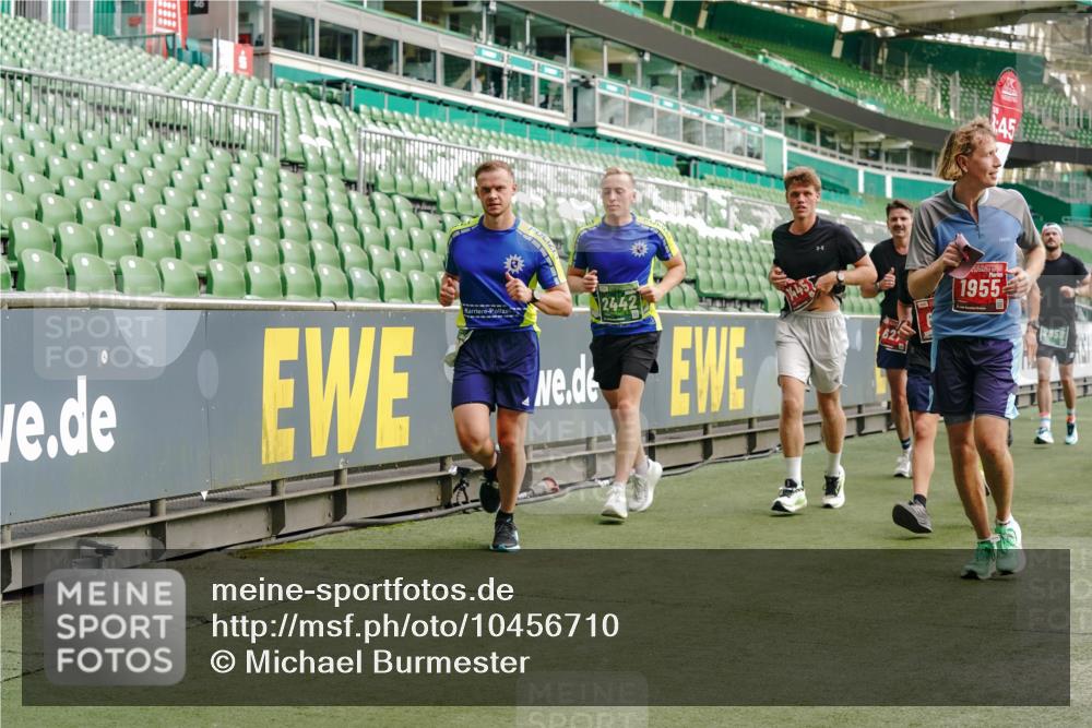 13.09.2026 - 21. swb-Marathon Bremen Michael Burmester http://msf.ph/oto/10456710 13.09.2026 12:53:37 Laufen im Stadion 102, 107, 145, 189, 313, 376, 385, 472, 481, 541, 560, 615, 616, 666, 675, 683, 696, 740, 755, 792, 816, 827, 982, 985, 987, 1033, 1056, 1076, 1207, 1232, 1252, 1297, 1419, 1433, 1445, 1468, 1528, 1542, 1551, 1631, 1646, 1658, 1664, 1704, 1707, 1814, 2007, 2043, 2055, 2203, 2280, 2350, 2362, 2401, 2422, 2454, 2480, 2498, 2499, 2623, 2701, 2767, 2820, 2824, 2858, 2882, 2913, 2962, 2971, 2997, 3054, 3085, 3149, 3236, 3336, 3357, 3362, 3413, 3448, 3988, 4283, 4605 meine-sportfotos.de