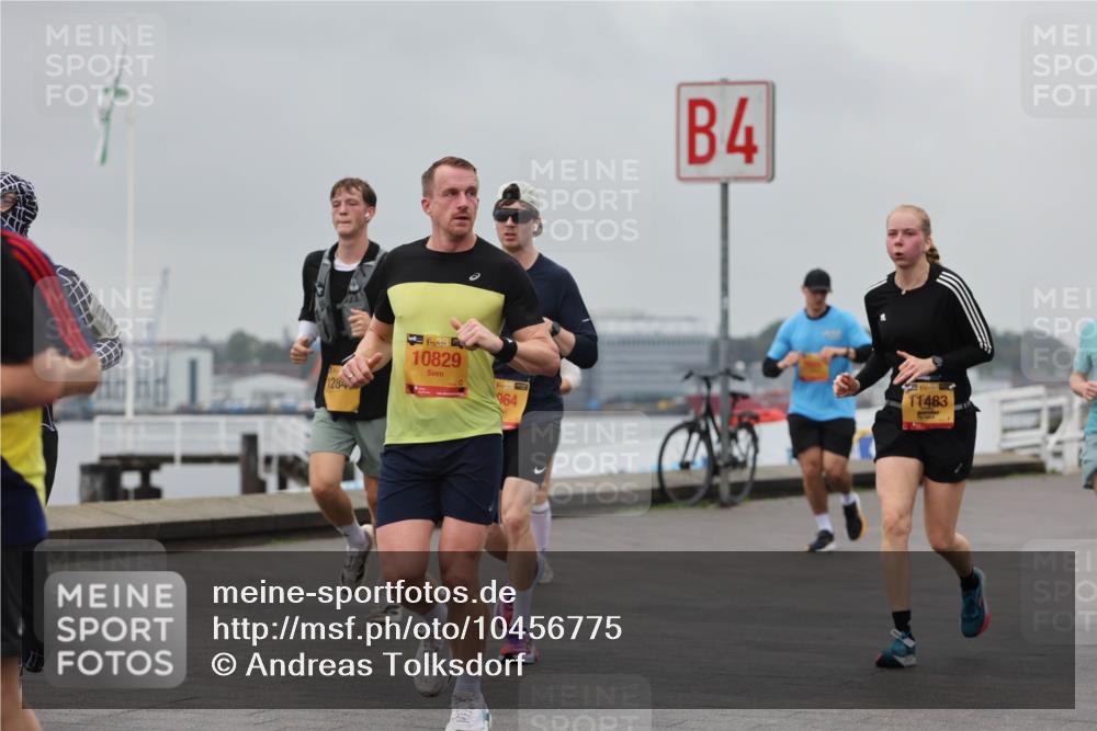13.09.2026 - Kiel Lauf Andreas Tolksdorf http://msf.ph/oto/10456775 13.09.2026 11:57:33 Kiellinie 1, 4, 1284, 1, 38, 10829, 39, 964, 1, 99, 11483 meine-sportfotos.de