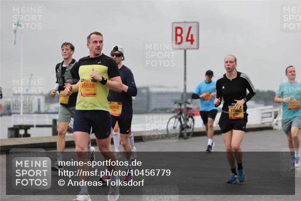 13.09.2026 - Kiel Lauf Andreas Tolksdorf http://msf.ph/oto/10456779 13.09.2026 11:57:33 Kiellinie 1284, 48, 10829, 4, 9964, 11483, 8967 meine-sportfotos.de