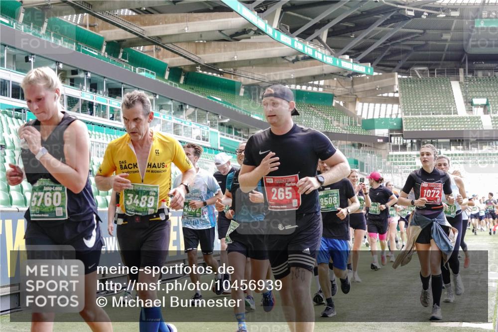 13.09.2026 - 21. swb-Marathon Bremen Michael Burmester http://msf.ph/oto/10456939 13.09.2026 13:11:25 Laufen im Stadion 265, 373, 581, 703, 843, 984, 1113, 1226, 1435, 1738, 1849, 1851, 1855, 1867, 1894, 1936, 1952, 1967, 2202, 2248, 2268, 2281, 2284, 2299, 2330, 2333, 2336, 2339, 2342, 2353, 2375, 2377, 2398, 2426, 2432, 2443, 2530, 2531, 2553, 2589, 2654, 2659, 2669, 2673, 2682, 2714, 2784, 2785, 2804, 2819, 2822, 2836, 2850, 2907, 2932, 2976, 3026, 3027, 3079, 3082, 3089, 3122, 3143, 3159, 3174, 3207, 3208, 3308, 3328, 3349, 3352, 3370, 3409, 3410, 3470, 3549, 551 meine-sportfotos.de
