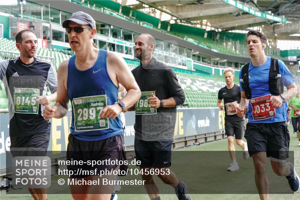 13.09.2026 - 21. swb-Marathon Bremen Michael Burmester http://msf.ph/oto/10456953 13.09.2026 12:53:42 Laufen im Stadion 102, 107, 145, 161, 189, 313, 376, 385, 461, 472, 481, 541, 560, 615, 616, 666, 675, 683, 696, 740, 755, 792, 816, 827, 982, 985, 987, 1033, 1056, 1076, 1207, 1252, 1297, 1419, 1433, 1445, 1468, 1528, 1542, 1551, 1631, 1646, 1658, 1664, 1704, 1707, 1814, 2007, 2043, 2055, 2203, 2280, 2350, 2362, 2401, 2422, 2454, 2480, 2498, 2499, 2623, 2701, 2767, 2820, 2824, 2858, 2882, 2913, 2962, 2971, 2997, 3054, 3085, 3149, 3236, 3336, 3357, 3362, 3413, 3448, 4283, 4605 meine-sportfotos.de