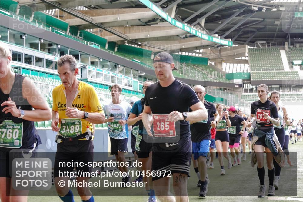 13.09.2026 - 21. swb-Marathon Bremen Michael Burmester http://msf.ph/oto/10456972 13.09.2026 13:11:25 Laufen im Stadion 265, 373, 581, 703, 843, 984, 1113, 1226, 1435, 1738, 1849, 1851, 1855, 1867, 1894, 1936, 1952, 1967, 2202, 2248, 2268, 2281, 2284, 2299, 2330, 2333, 2336, 2339, 2342, 2353, 2375, 2377, 2398, 2426, 2432, 2443, 2530, 2531, 2553, 2589, 2654, 2659, 2669, 2673, 2682, 2714, 2784, 2785, 2804, 2819, 2822, 2836, 2850, 2907, 2932, 2976, 3026, 3027, 3079, 3082, 3089, 3122, 3143, 3159, 3174, 3207, 3208, 3308, 3328, 3349, 3352, 3370, 3409, 3410, 3470, 3549, 551 meine-sportfotos.de