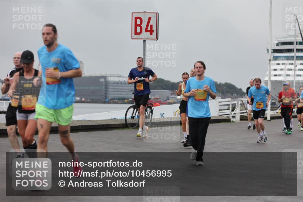 13.09.2026 - Kiel Lauf Andreas Tolksdorf http://msf.ph/oto/10456995 13.09.2026 11:58:05 Kiellinie 4, 3265, 3638, 11601 meine-sportfotos.de