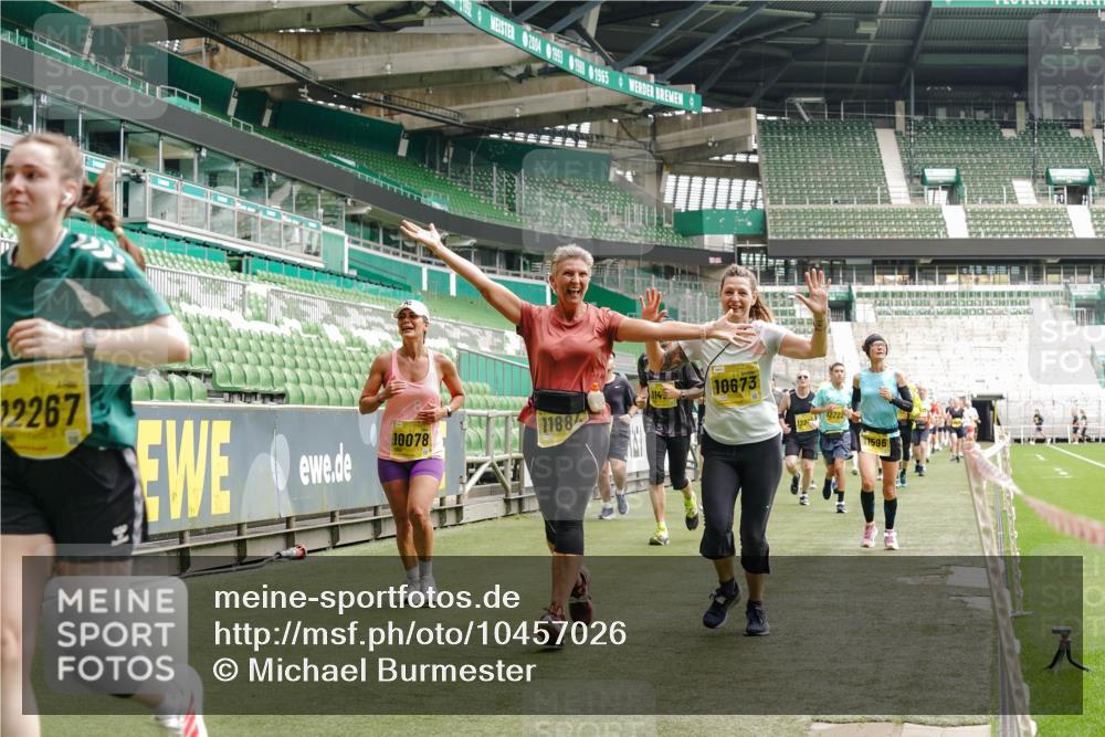 13.09.2026 - 21. swb-Marathon Bremen Michael Burmester http://msf.ph/oto/10457026 13.09.2026 10:33:25 Laufen im Stadion 10018, 10067, 10078, 10166, 10177, 10184, 10203, 10211, 10226, 10236, 10240, 10243, 10246, 10249, 10254, 10256, 10297, 10300, 10322, 10355, 10365, 10372, 10374, 10379, 10383, 10394, 10408, 10410, 10415, 10423, 10428, 10443, 10486, 10494, 10517, 10518, 10530, 10540, 10550, 10565, 10578, 10604, 10646, 10668, 10670, 10673, 10675, 10687, 10690, 10691, 10699, 10703, 10707, 10721, 10728, 10745, 10749, 10750, 10771, 10772, 10787, 10788, 10794, 10809, 10857 meine-sportfotos.de