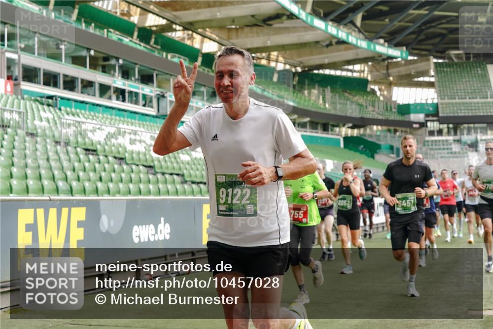 13.09.2026 - 21. swb-Marathon Bremen Michael Burmester http://msf.ph/oto/10457028 13.09.2026 12:53:44 Laufen im Stadion 102, 107, 145, 161, 189, 313, 376, 385, 461, 472, 481, 541, 560, 615, 616, 666, 675, 683, 696, 740, 755, 792, 816, 827, 982, 985, 987, 1033, 1056, 1076, 1207, 1252, 1297, 1419, 1433, 1445, 1468, 1528, 1542, 1551, 1631, 1646, 1658, 1664, 1704, 1707, 1814, 2007, 2043, 2055, 2203, 2280, 2350, 2362, 2401, 2422, 2454, 2480, 2499, 2623, 2701, 2767, 2820, 2824, 2858, 2882, 2913, 2962, 2971, 2997, 3054, 3149, 3236, 3336, 3357, 3362, 3413, 3448, 4605 meine-sportfotos.de