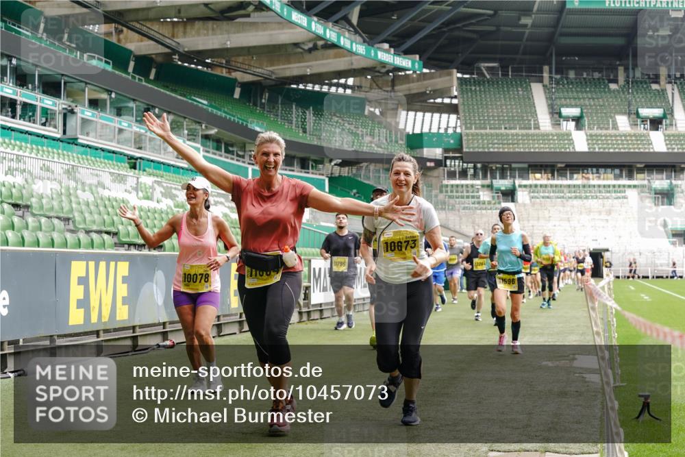 13.09.2026 - 21. swb-Marathon Bremen Michael Burmester http://msf.ph/oto/10457073 13.09.2026 10:33:26 Laufen im Stadion 10018, 10067, 10078, 10166, 10177, 10184, 10203, 10211, 10226, 10236, 10240, 10243, 10246, 10249, 10254, 10256, 10297, 10300, 10322, 10355, 10365, 10372, 10374, 10379, 10383, 10394, 10408, 10410, 10415, 10423, 10428, 10443, 10460, 10486, 10494, 10517, 10518, 10530, 10540, 10550, 10565, 10578, 10604, 10646, 10668, 10670, 10673, 10675, 10687, 10690, 10691, 10699, 10703, 10707, 10721, 10728, 10745, 10749, 10750, 10771, 10772, 10787, 10788, 10794, 10809, 10857 meine-sportfotos.de