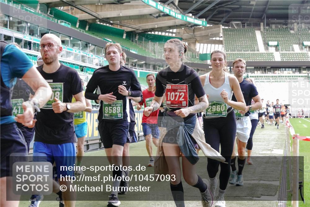 13.09.2026 - 21. swb-Marathon Bremen Michael Burmester http://msf.ph/oto/10457093 13.09.2026 13:11:27 Laufen im Stadion 265, 373, 581, 703, 843, 984, 1113, 1226, 1435, 1738, 1849, 1851, 1855, 1867, 1894, 1936, 1952, 1967, 2202, 2248, 2268, 2281, 2284, 2299, 2330, 2333, 2336, 2339, 2342, 2353, 2375, 2377, 2398, 2426, 2432, 2443, 2530, 2531, 2553, 2589, 2654, 2659, 2669, 2673, 2682, 2784, 2785, 2804, 2819, 2822, 2836, 2850, 2907, 2932, 2976, 3026, 3027, 3079, 3082, 3089, 3122, 3143, 3159, 3174, 3207, 3208, 3308, 3328, 3349, 3352, 3370, 3409, 3410, 3470, 3549, 551 meine-sportfotos.de