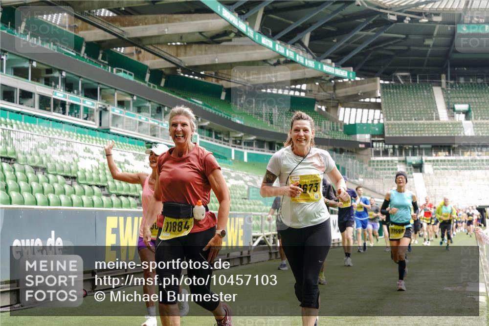 13.09.2026 - 21. swb-Marathon Bremen Michael Burmester http://msf.ph/oto/10457103 13.09.2026 10:33:26 Laufen im Stadion 10018, 10067, 10078, 10166, 10177, 10184, 10203, 10211, 10226, 10236, 10240, 10243, 10246, 10249, 10254, 10256, 10297, 10300, 10322, 10355, 10365, 10372, 10374, 10379, 10383, 10394, 10408, 10410, 10415, 10423, 10428, 10443, 10460, 10486, 10494, 10517, 10518, 10530, 10540, 10550, 10565, 10578, 10604, 10646, 10668, 10670, 10673, 10675, 10687, 10690, 10691, 10699, 10703, 10707, 10721, 10728, 10745, 10749, 10750, 10771, 10772, 10787, 10788, 10794, 10809, 10857 meine-sportfotos.de