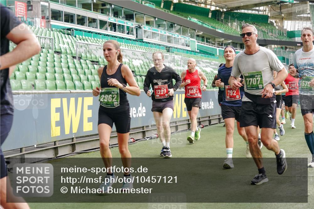 13.09.2026 - 21. swb-Marathon Bremen Michael Burmester http://msf.ph/oto/10457121 13.09.2026 12:53:47 Laufen im Stadion 102, 107, 145, 161, 189, 313, 376, 385, 461, 472, 481, 541, 560, 615, 616, 666, 675, 683, 696, 740, 755, 792, 816, 827, 982, 985, 987, 1033, 1056, 1076, 1207, 1252, 1297, 1419, 1433, 1445, 1468, 1528, 1542, 1551, 1631, 1646, 1658, 1664, 1704, 1707, 1814, 2007, 2043, 2055, 2203, 2280, 2350, 2362, 2401, 2422, 2454, 2480, 2499, 2623, 2701, 2767, 2801, 2820, 2824, 2858, 2882, 2913, 2962, 2971, 2997, 3012, 3054, 3149, 3236, 3336, 3357, 3362, 3413, 3448, 4605 meine-sportfotos.de