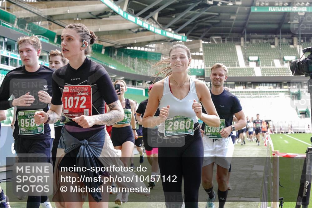 13.09.2026 - 21. swb-Marathon Bremen Michael Burmester http://msf.ph/oto/10457142 13.09.2026 13:11:28 Laufen im Stadion 265, 373, 581, 703, 843, 984, 1113, 1226, 1435, 1738, 1849, 1851, 1855, 1867, 1894, 1936, 1952, 1967, 2202, 2248, 2268, 2281, 2284, 2299, 2330, 2333, 2336, 2339, 2342, 2353, 2375, 2377, 2398, 2426, 2432, 2443, 2530, 2531, 2553, 2589, 2654, 2659, 2669, 2673, 2682, 2784, 2785, 2804, 2819, 2822, 2836, 2850, 2907, 2932, 2976, 3026, 3027, 3079, 3082, 3089, 3122, 3143, 3159, 3174, 3207, 3208, 3308, 3328, 3349, 3352, 3370, 3409, 3410, 3470, 3549, 551 meine-sportfotos.de