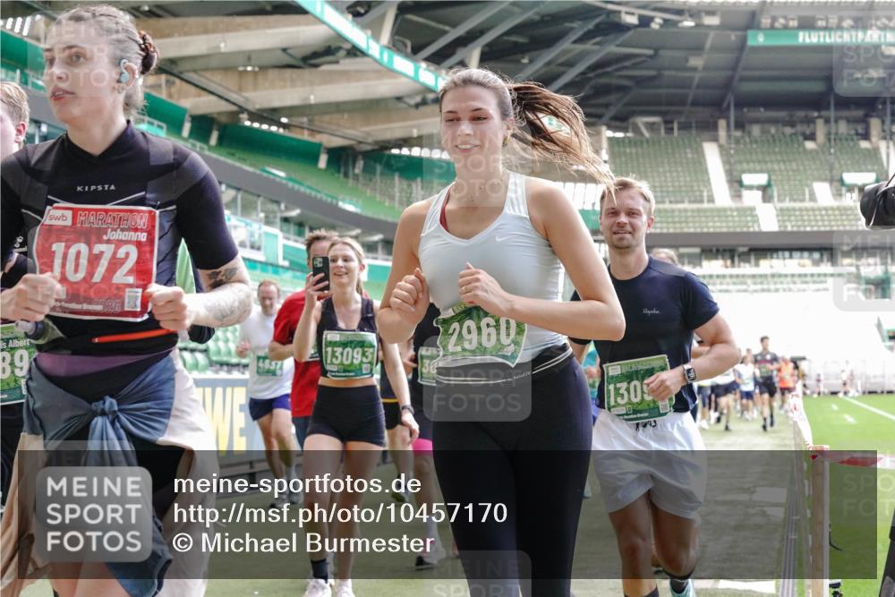 13.09.2026 - 21. swb-Marathon Bremen Michael Burmester http://msf.ph/oto/10457170 13.09.2026 13:11:28 Laufen im Stadion 265, 373, 581, 703, 843, 984, 1113, 1226, 1435, 1738, 1849, 1851, 1855, 1867, 1894, 1936, 1952, 1967, 2202, 2248, 2268, 2281, 2284, 2299, 2330, 2333, 2336, 2339, 2342, 2353, 2375, 2377, 2398, 2426, 2432, 2443, 2530, 2531, 2553, 2589, 2654, 2659, 2669, 2673, 2682, 2784, 2785, 2804, 2819, 2822, 2836, 2850, 2907, 2932, 2976, 3026, 3027, 3079, 3082, 3089, 3122, 3143, 3159, 3174, 3207, 3208, 3308, 3328, 3349, 3352, 3370, 3409, 3410, 3470, 3549, 551 meine-sportfotos.de