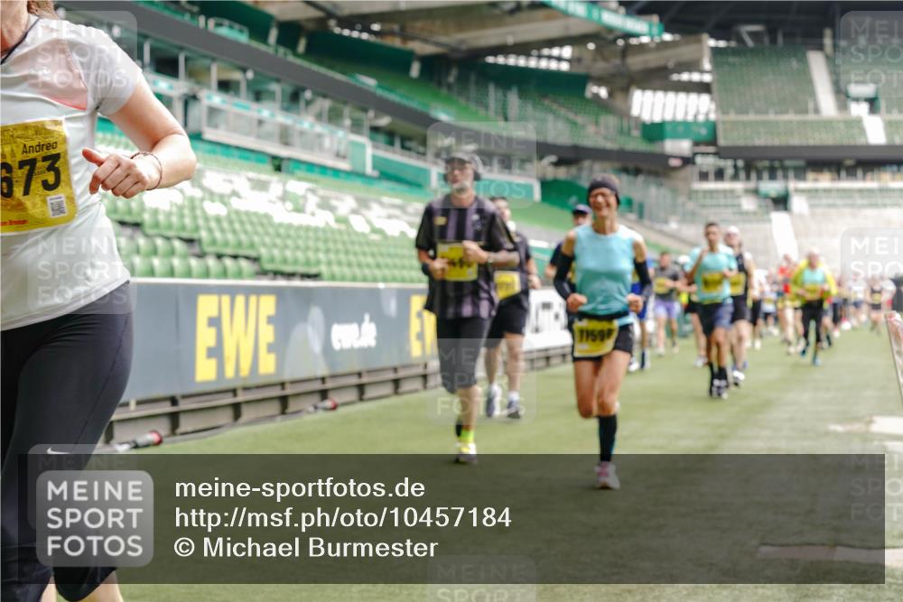 13.09.2026 - 21. swb-Marathon Bremen Michael Burmester http://msf.ph/oto/10457184 13.09.2026 10:33:28 Laufen im Stadion 10018, 10067, 10078, 10166, 10177, 10184, 10203, 10211, 10226, 10236, 10240, 10243, 10246, 10249, 10254, 10256, 10297, 10300, 10322, 10355, 10365, 10372, 10374, 10379, 10383, 10394, 10408, 10410, 10415, 10423, 10428, 10443, 10460, 10486, 10494, 10517, 10518, 10530, 10550, 10565, 10578, 10604, 10646, 10668, 10670, 10673, 10675, 10687, 10690, 10691, 10699, 10700, 10707, 10721, 10728, 10745, 10749, 10750, 10771, 10772, 10787, 10788, 10794, 10809, 10857 meine-sportfotos.de