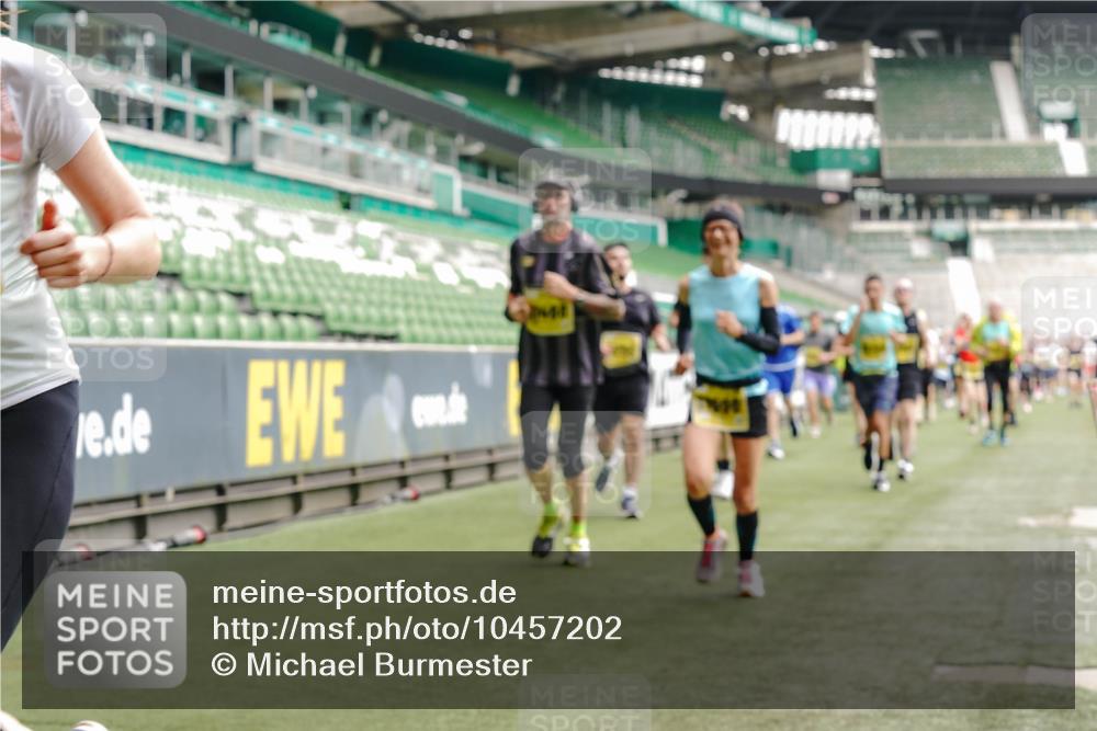 13.09.2026 - 21. swb-Marathon Bremen Michael Burmester http://msf.ph/oto/10457202 13.09.2026 10:33:28 Laufen im Stadion 10018, 10067, 10078, 10166, 10177, 10184, 10203, 10211, 10226, 10236, 10240, 10243, 10246, 10249, 10254, 10256, 10297, 10300, 10322, 10355, 10365, 10372, 10374, 10379, 10383, 10394, 10408, 10410, 10415, 10423, 10428, 10443, 10460, 10486, 10494, 10517, 10518, 10530, 10550, 10565, 10578, 10604, 10646, 10668, 10670, 10673, 10675, 10687, 10690, 10691, 10699, 10700, 10707, 10721, 10728, 10745, 10749, 10750, 10771, 10772, 10787, 10788, 10794, 10809, 10857 meine-sportfotos.de