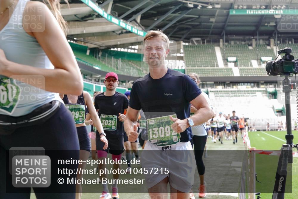 13.09.2026 - 21. swb-Marathon Bremen Michael Burmester http://msf.ph/oto/10457215 13.09.2026 13:11:29 Laufen im Stadion 265, 373, 581, 703, 843, 984, 1113, 1226, 1435, 1738, 1849, 1851, 1855, 1867, 1894, 1936, 1952, 1967, 2202, 2248, 2268, 2281, 2284, 2299, 2330, 2333, 2336, 2339, 2342, 2353, 2375, 2377, 2398, 2426, 2432, 2443, 2530, 2531, 2553, 2589, 2654, 2659, 2669, 2673, 2682, 2784, 2804, 2819, 2822, 2836, 2850, 2907, 2932, 2976, 3026, 3027, 3079, 3082, 3089, 3122, 3143, 3159, 3174, 3207, 3208, 3308, 3328, 3349, 3352, 3370, 3409, 3410, 3470, 3549, 551 meine-sportfotos.de