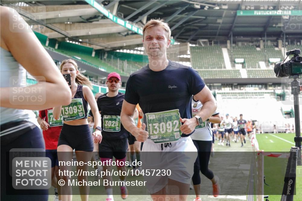 13.09.2026 - 21. swb-Marathon Bremen Michael Burmester http://msf.ph/oto/10457230 13.09.2026 13:11:29 Laufen im Stadion 265, 373, 581, 703, 843, 984, 1113, 1226, 1435, 1738, 1849, 1851, 1855, 1867, 1894, 1936, 1952, 1967, 2202, 2248, 2268, 2281, 2284, 2299, 2330, 2333, 2336, 2339, 2342, 2353, 2375, 2377, 2398, 2426, 2432, 2443, 2530, 2531, 2553, 2589, 2654, 2659, 2669, 2673, 2682, 2784, 2804, 2819, 2822, 2836, 2850, 2907, 2932, 2976, 3026, 3027, 3079, 3082, 3089, 3122, 3143, 3159, 3174, 3207, 3208, 3308, 3328, 3349, 3352, 3370, 3409, 3410, 3470, 3549, 551 meine-sportfotos.de