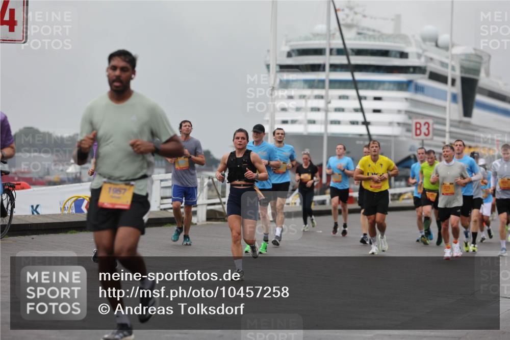 13.09.2026 - Kiel Lauf Andreas Tolksdorf http://msf.ph/oto/10457258 13.09.2026 11:58:17 Kiellinie 4, 1957, 3, 275 meine-sportfotos.de