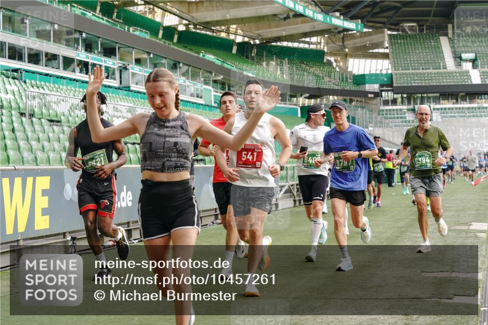 13.09.2026 - 21. swb-Marathon Bremen Michael Burmester http://msf.ph/oto/10457261 13.09.2026 12:53:50 Laufen im Stadion 102, 145, 161, 189, 313, 376, 385, 461, 472, 481, 541, 560, 615, 616, 666, 675, 683, 696, 740, 755, 792, 816, 827, 982, 985, 987, 1033, 1053, 1056, 1076, 1207, 1252, 1297, 1419, 1433, 1445, 1468, 1528, 1542, 1551, 1631, 1646, 1658, 1664, 1704, 1707, 1814, 2007, 2043, 2055, 2203, 2280, 2350, 2362, 2401, 2422, 2454, 2480, 2499, 2623, 2701, 2767, 2801, 2820, 2824, 2858, 2882, 2913, 2962, 2971, 2997, 3012, 3054, 3149, 3206, 3236, 3357, 3362, 3413, 3448, 4605 meine-sportfotos.de
