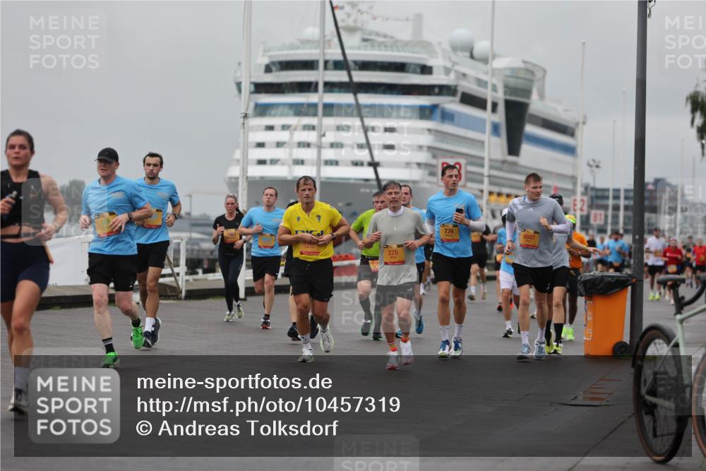 13.09.2026 - Kiel Lauf Andreas Tolksdorf http://msf.ph/oto/10457319 13.09.2026 11:58:19 Kiellinie 275, 739, 9597 meine-sportfotos.de
