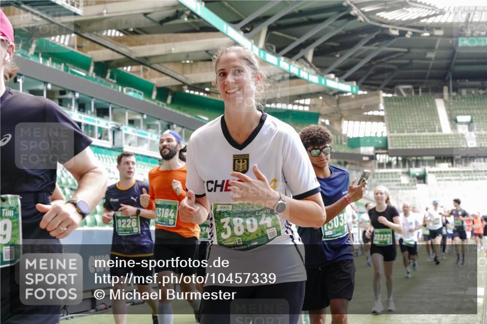 13.09.2026 - 21. swb-Marathon Bremen Michael Burmester http://msf.ph/oto/10457339 13.09.2026 13:11:31 Laufen im Stadion 265, 373, 581, 703, 843, 984, 1113, 1226, 1435, 1738, 1849, 1851, 1855, 1867, 1894, 1936, 1952, 1967, 2202, 2248, 2268, 2281, 2284, 2299, 2330, 2333, 2336, 2339, 2342, 2353, 2375, 2377, 2398, 2426, 2432, 2443, 2531, 2553, 2589, 2654, 2659, 2669, 2673, 2682, 2784, 2804, 2819, 2822, 2836, 2850, 2907, 2932, 2976, 3026, 3027, 3079, 3082, 3089, 3122, 3143, 3159, 3174, 3207, 3208, 3308, 3328, 3349, 3352, 3370, 3409, 3410, 3470, 3549, 551 meine-sportfotos.de