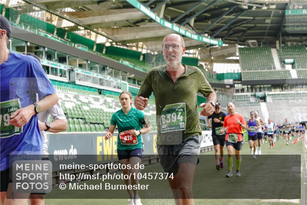 13.09.2026 - 21. swb-Marathon Bremen Michael Burmester http://msf.ph/oto/10457374 13.09.2026 12:53:52 Laufen im Stadion 102, 145, 161, 189, 313, 376, 385, 461, 472, 481, 541, 560, 615, 616, 666, 675, 683, 696, 740, 755, 792, 816, 827, 982, 985, 987, 1033, 1053, 1056, 1076, 1207, 1252, 1297, 1419, 1433, 1445, 1468, 1528, 1542, 1551, 1631, 1646, 1658, 1664, 1704, 1707, 1814, 2007, 2043, 2055, 2203, 2280, 2350, 2362, 2401, 2422, 2454, 2480, 2499, 2623, 2701, 2767, 2801, 2820, 2824, 2858, 2870, 2882, 2913, 2962, 2971, 2997, 3012, 3054, 3149, 3206, 3236, 3357, 3362, 3413, 4605 meine-sportfotos.de
